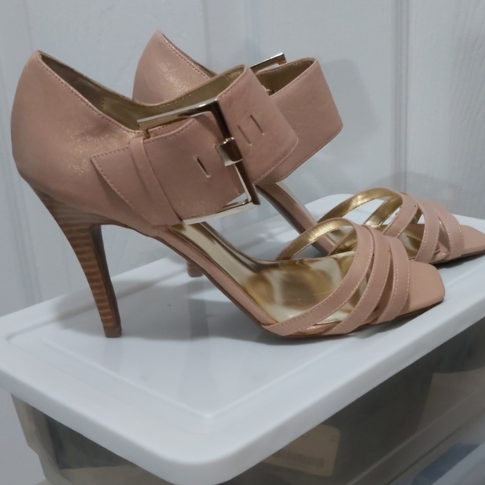 Shoes - Picture 3 of 6